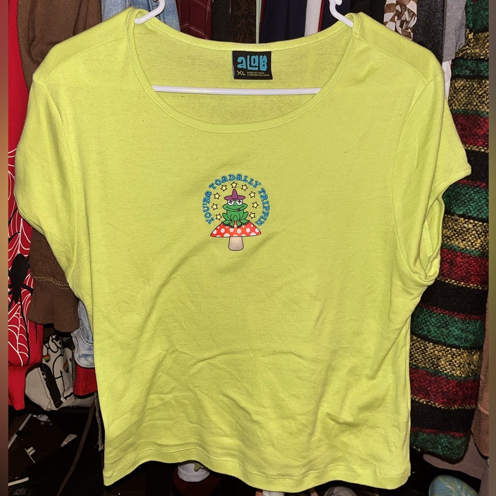 Alab “toadally trippin” cropped Tee